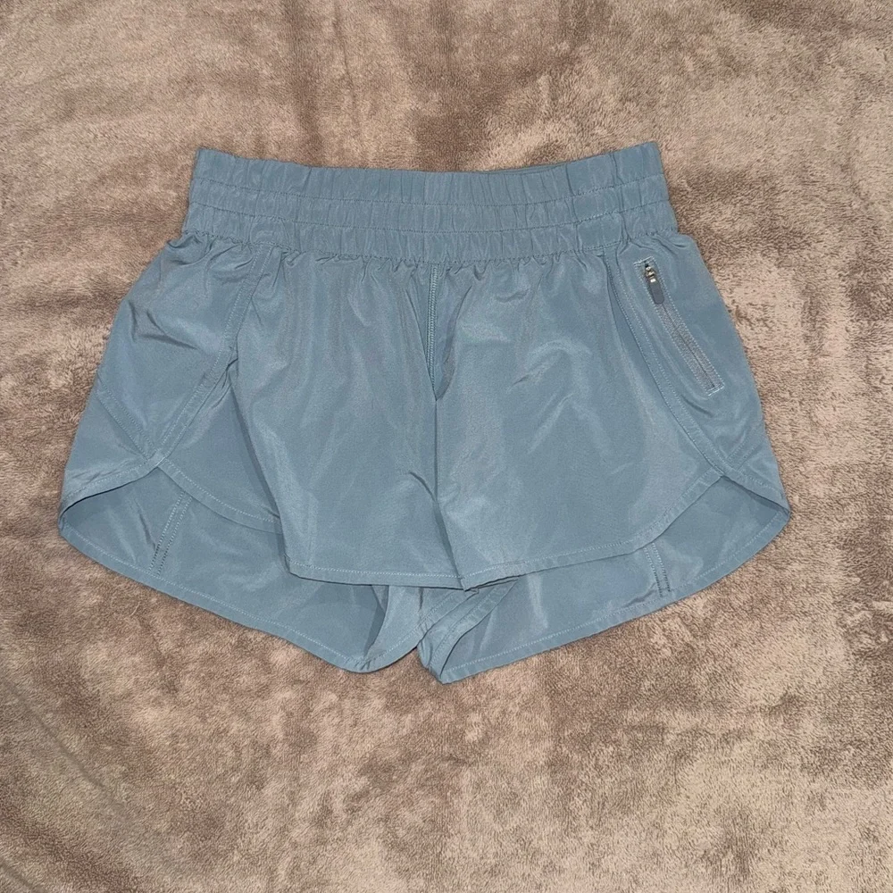 Lululemon Tracker V 4” Short
